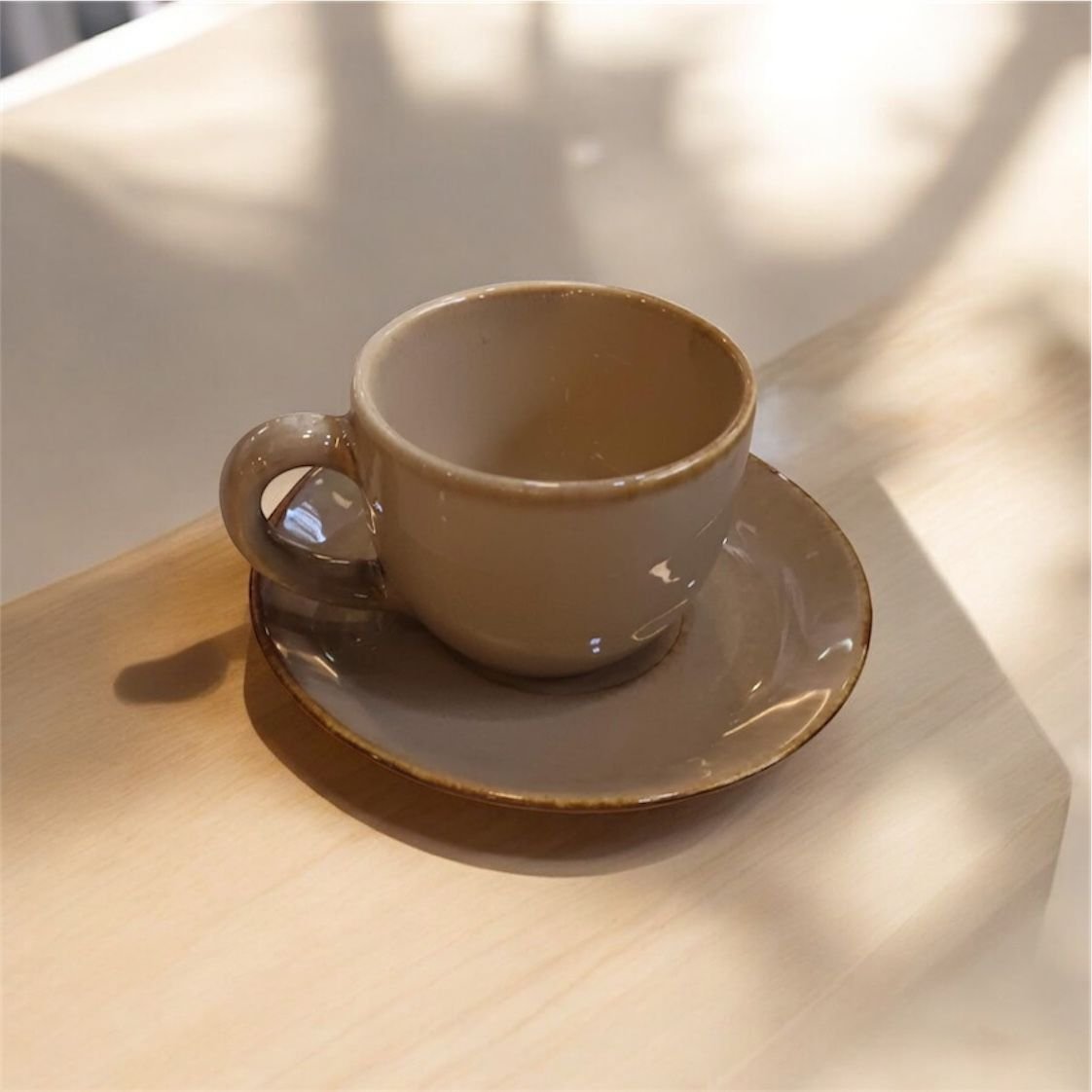 968224468_cup_and_soucer_horeca (2).jpg